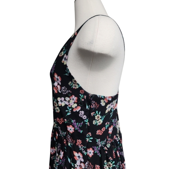 EUC GAP BLACK W/PINK FLORAL CRISS-CROSSED STRAPPY BACK MAXI  SUNDRESS SIZE 12 - Picture 8 of 11